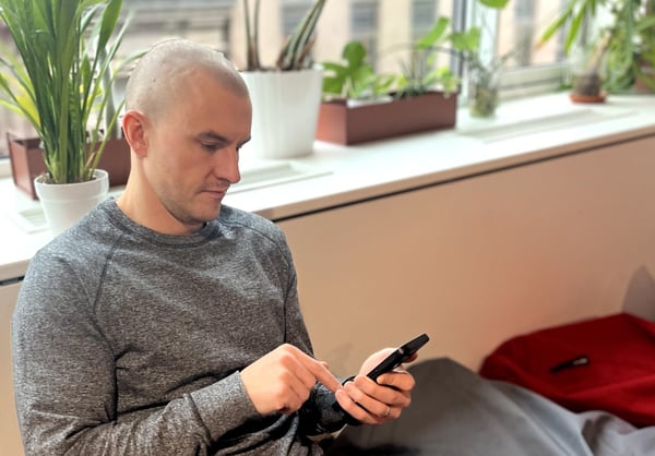 Joonas Pajunen pohtii selainpohjaisen sovelluksen ja mobiiliapplikaation eroja